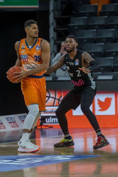 在队长李明 在队长李明